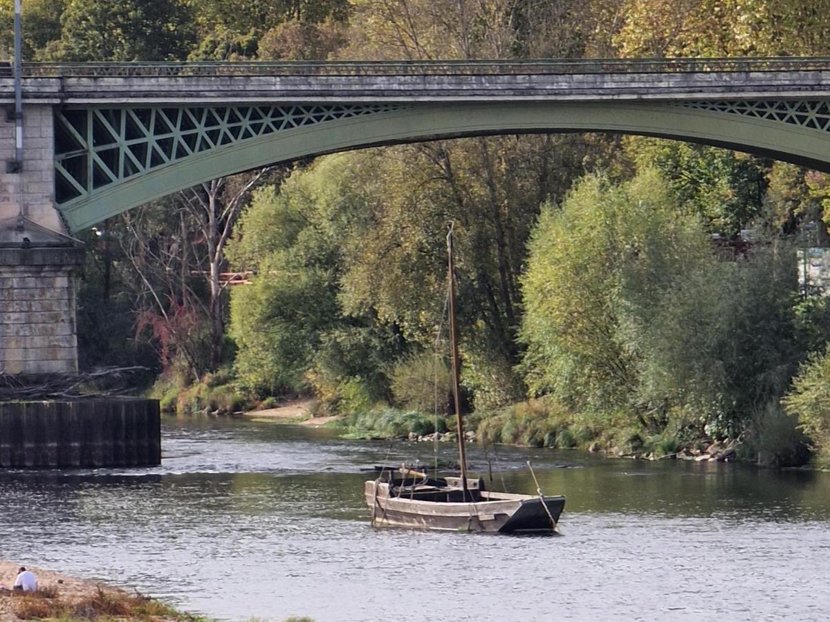 Chambre D'Hotes "Au Bord De Loire" La Marche Exteriör bild